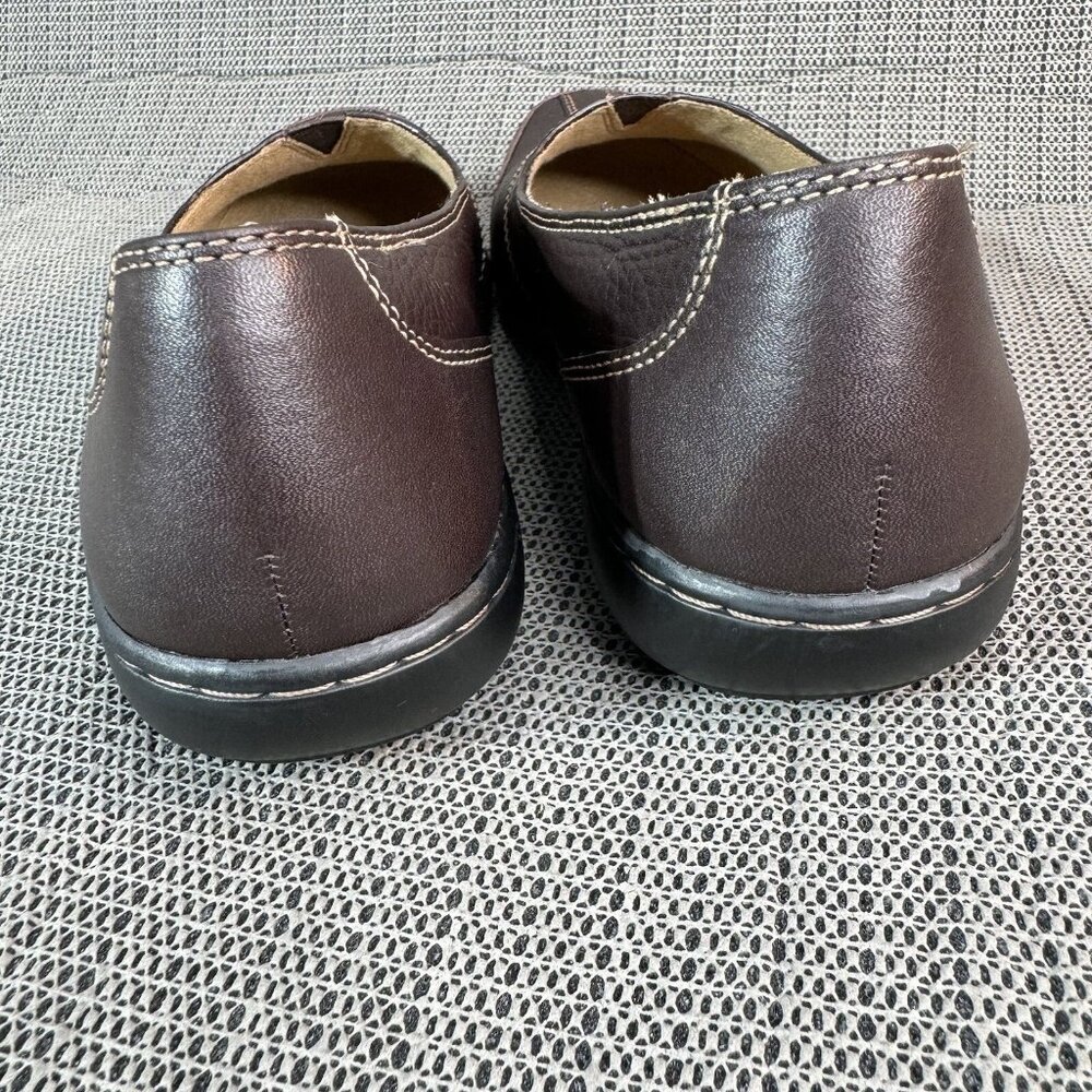Clarks 84669 Woman’s 8.5 Brown Pebbled Leather Slip-On Casual Cushioned Loafer - Picture 4 of 10